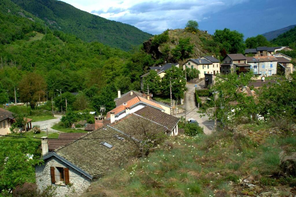 Maison Au Coeur Des Pyrenees Perles-et-Castelet Bagian luar foto